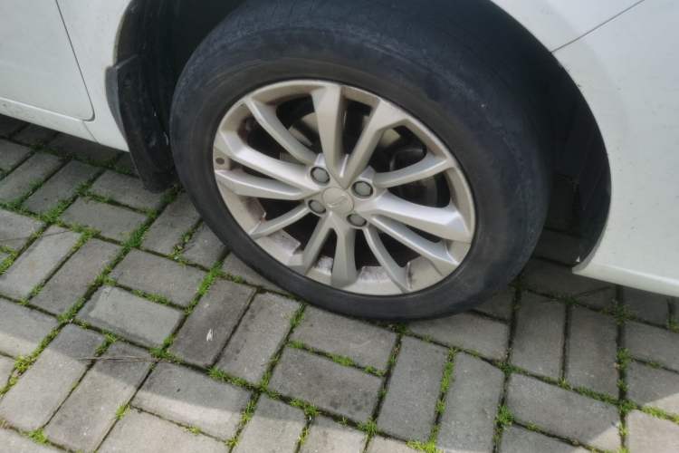 Used Geely Auto Vision 2020 Revised 1.5L Manual Asian Games Edition Right Front Wheel Hub