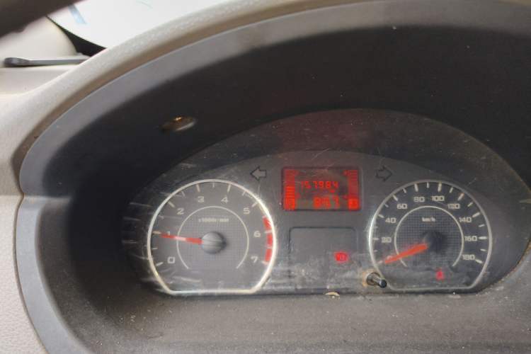 Used Wuling Rongguang V 2016 1.5L Practical Version Non-Power-Assisted Instrument Cluster