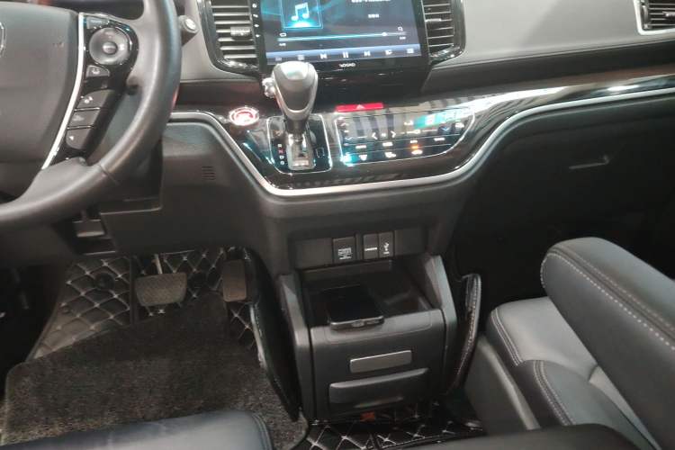 Used Honda Odyssey 2018 2.4L Supreme Edition