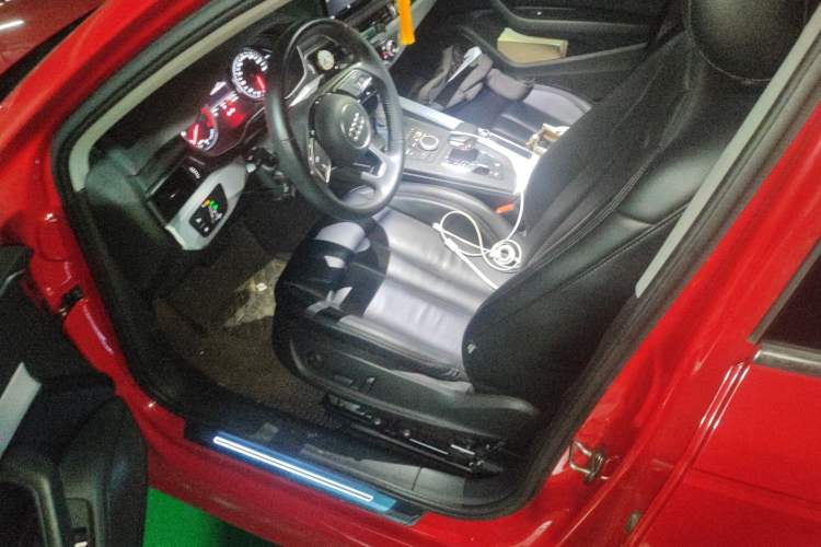 Used Audi A4L 2019 40 TFSI Ambition Version China V