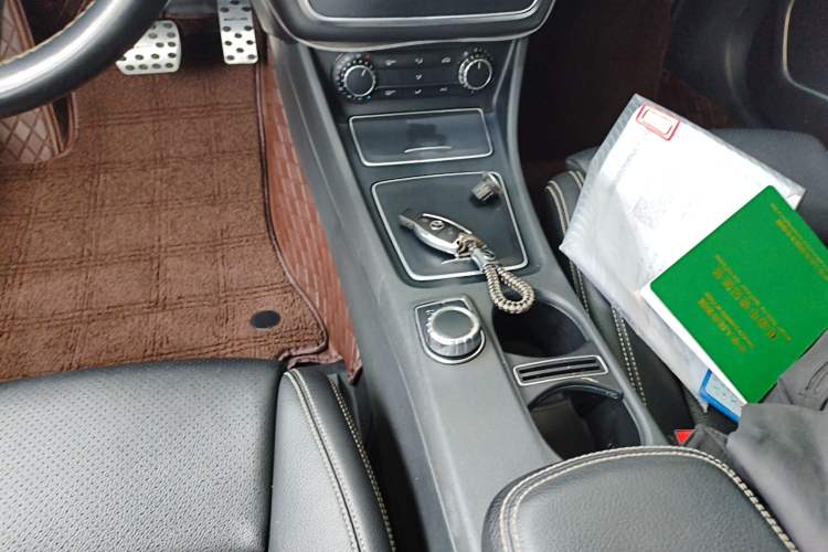 Used Mercedes-Benz GLA 2017 GLA 200 Sport Edition Gear Lever
