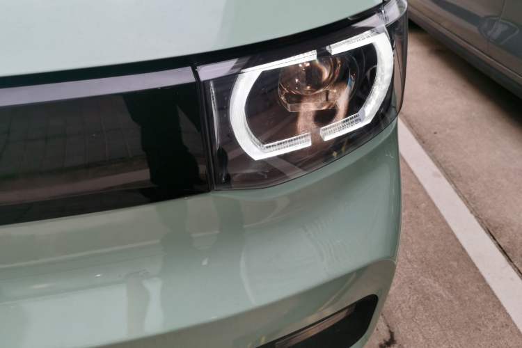 Used Wuling Hongguang MINIEV 2021 Macaron Premium Model – Lithium Iron Phosphate Left Front Headlight
