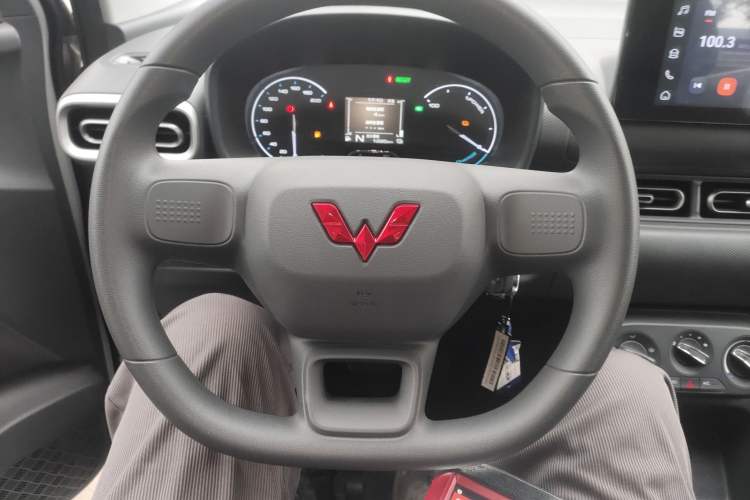 Used Wuling Hongguang New Energy 2025 Extended-Range Hybrid 50KM Comfort Version