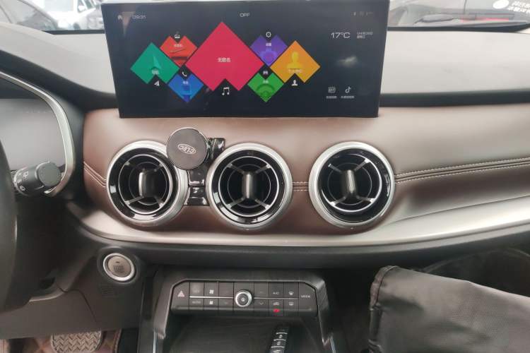 Used Wey VV6 2020 2.0T Four-Wheel Drive Zhiyu+ Audio And AC Panel