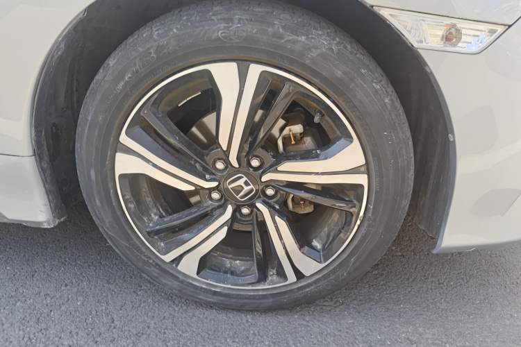 Used Honda Civic 2016 220TURBO CVT Prestige Edition
