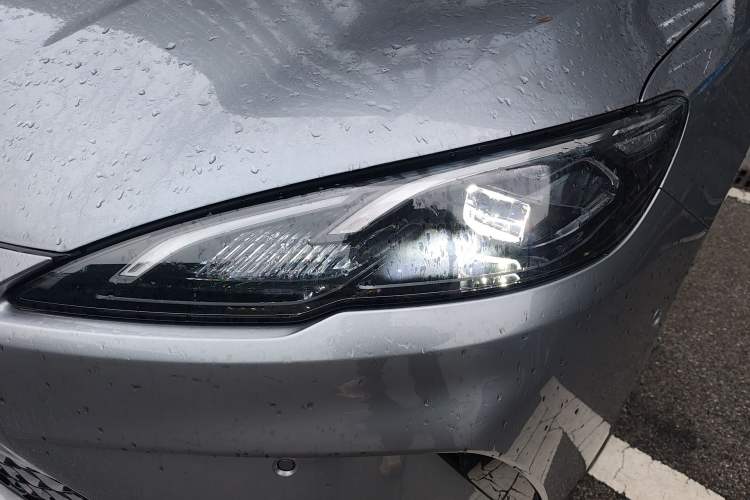 Used BYD Seal 05 DM-i 2025 DM-i Intelligent Drive 120KM Flagship Model Left Front Headlight