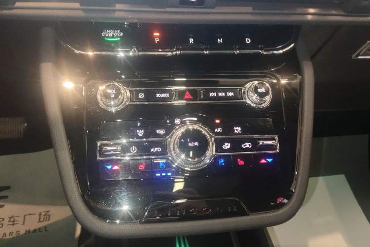 Used Lincoln Corsair 2020 2.0T Two-Wheel Drive Luxury Edition Gear Lever