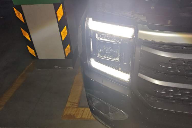 Used JMC DaDao 2024 All-Winna 2.3T Gasoline Automatic 4x4 Long-Wheelbase Comfort Edition Right Front Headlight