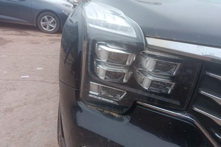 Used GAC Trumpchi GS8 2017 320T Two-Wheel Drive Luxury Smart Connectivity Version (7 Seats) Right Front Headlight