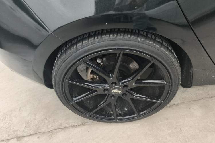 Used Volvo V40 2014 2.0T Zhiya Edition
