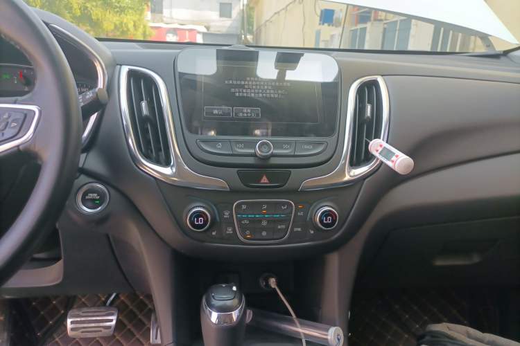 Used Chevrolet Equinox 2017 550T Automatic All-Wheel-Drive Top-Tier Version