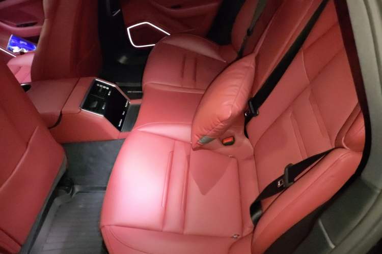 Used Porsche Panamera 2023 Facelifted Panamera 2.9T Platinum Edition
