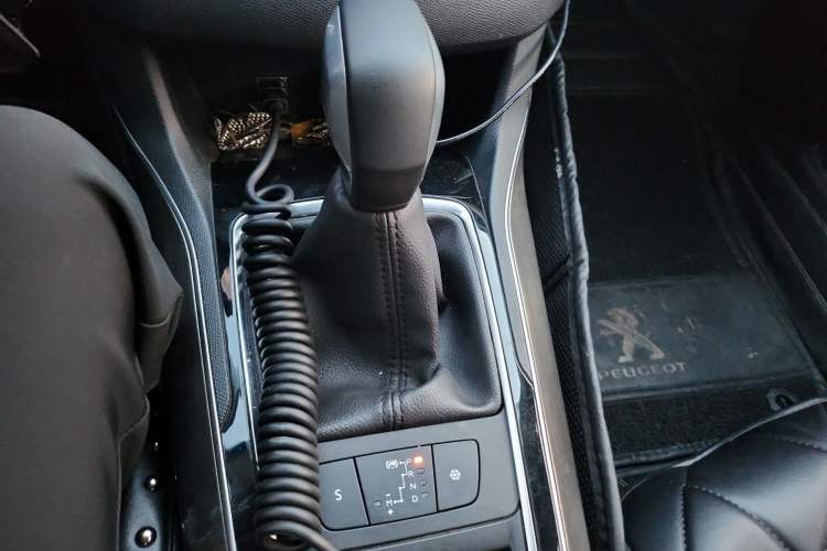 Used Peugeot 408 2018 Revised 350THP Automatic Luxury Edition Gear Lever