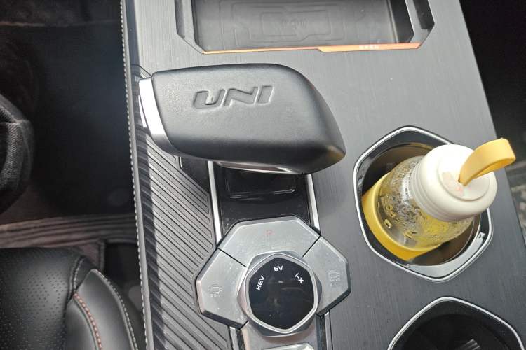 Used CHANGAN UNI-K iDD 2022 Blue Whale iDD 130km 1.5T Prestige Model