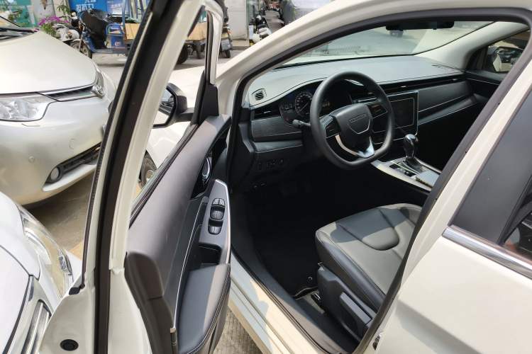 Used Venucia D60 2023 PLUS 1.6L XL CVT Yue Ling Edition Driver Seat