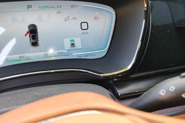 Used BYD Han 2022 DM-i 121KM Luxury Model Odometer Close Up