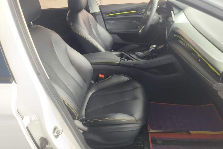 Used Roewe i5 2021 1.5L CVT Platinum Edition