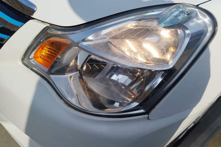 Used Dongfeng Junfeng E11K 2019 Standard Model
