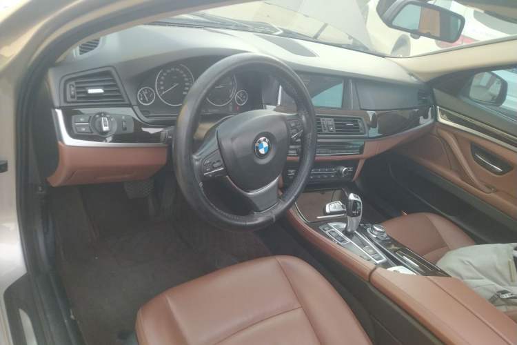 Used BMW 5 Series 2017 525Li Leading Model
