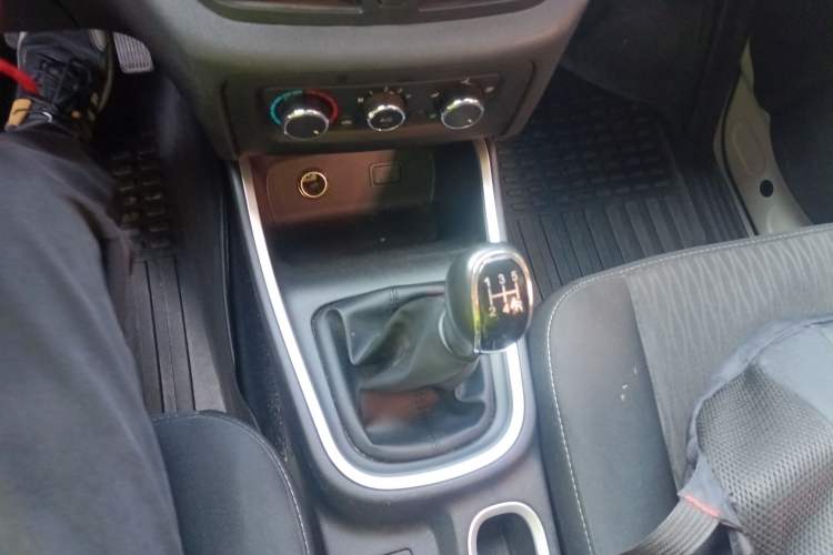 Used Jinbei Gold Hiace M Classic 2024 1.5L Engineering Lion Passenger Vehicle 5 Seats