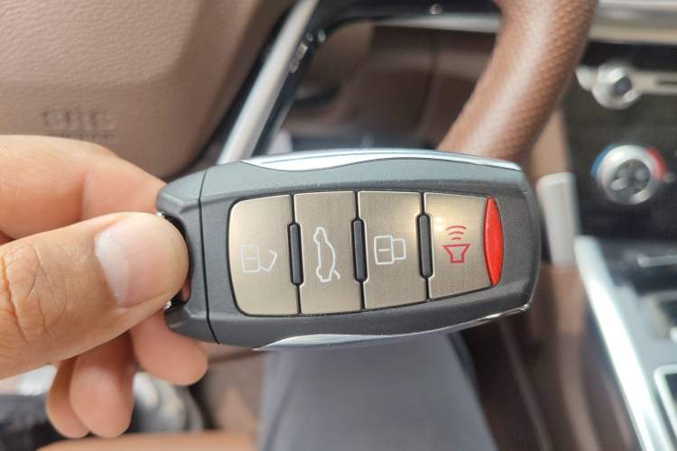 Used Haval H7 2017 Red-Label H7 2.0T Automatic Luxury Model
