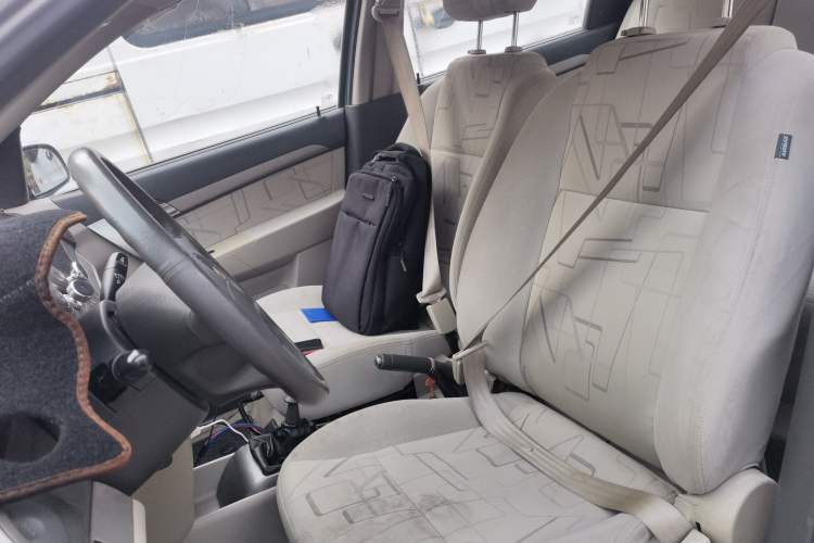 Used Chevrolet Lova 2010 1.6MT Dynamic Edition Left Front Seat