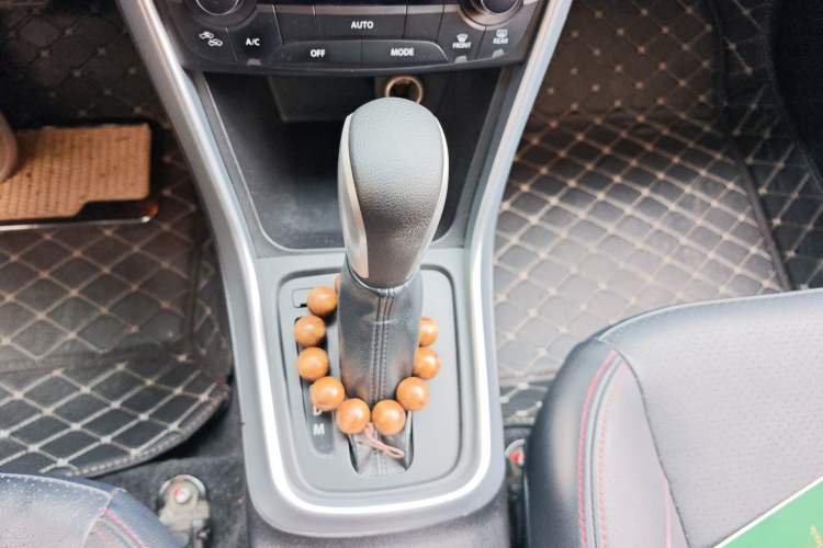 Used Suzuki S-Cross 2014 1.6L CVT Two-Wheel Drive Elite Version Gear Lever