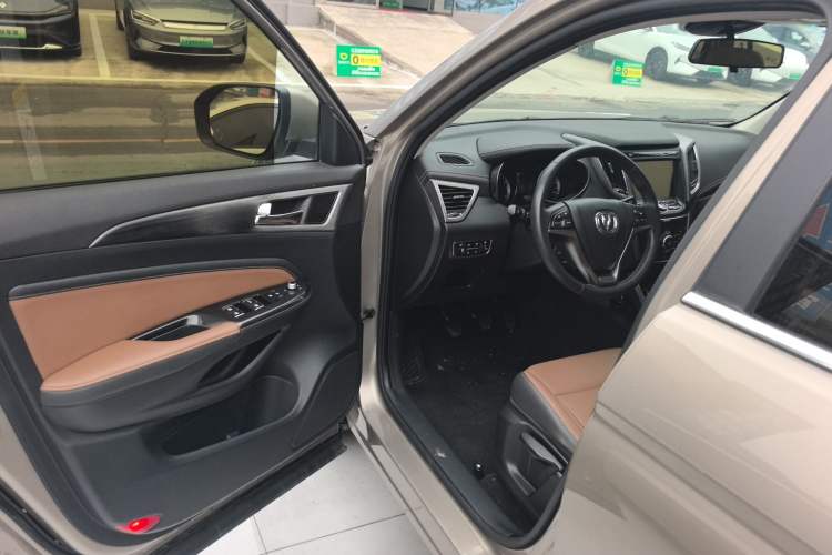 Used Changan CS75 2017 Shangkui Edition 1.5T Manual Fengxiang Model
