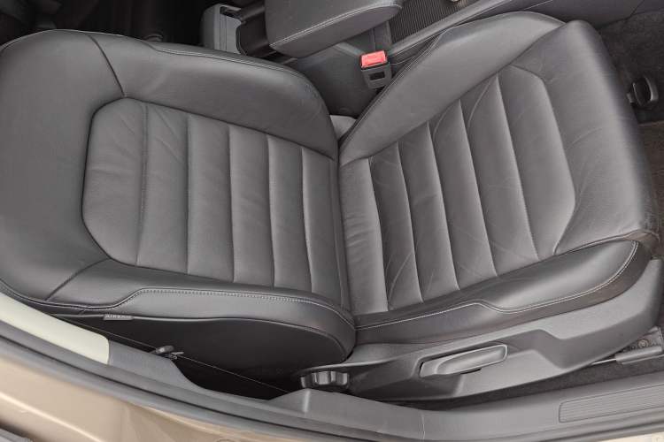 Used Volkswagen Golf 2015 1.4TSI Automatic Luxury Model Right Front Seat