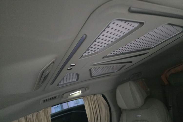 Used Buick GL8 2018 ES 28T Comfort Model China VI Standard