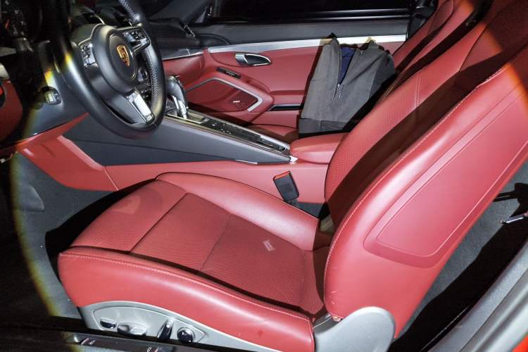 Used Porsche 718 2018 Cayman 2.0T
