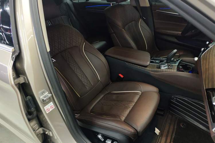 Used BMW 5 Series 2020 530Li Luxury Edition Premium Package Right Front Seat