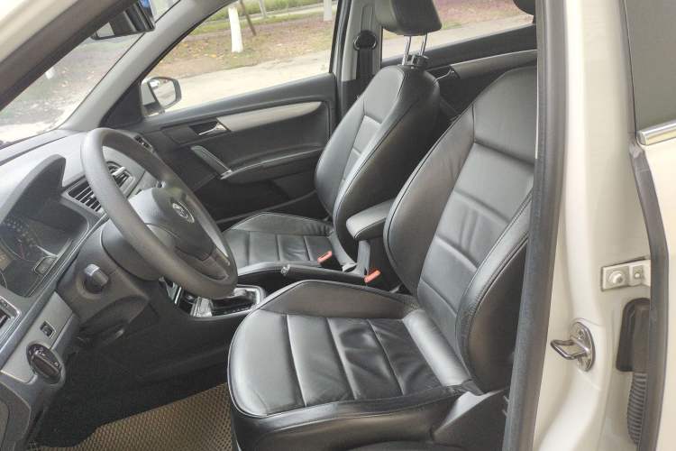 Used Volkswagen Gran Lavida 2013 1.4 TSI Automatic Comfort Model
