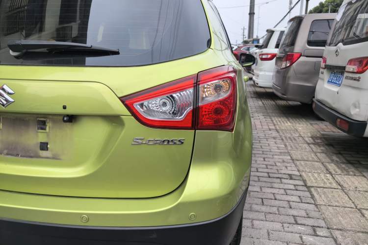 Used Suzuki S-Cross 2014 1.6L CVT Two-Wheel Drive Elite Version
