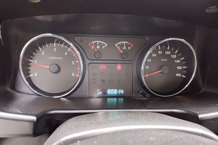 Used Isuzu Pickup 2009 2.8T Two-Wheel-Drive Base Pickup Truck with 4JB1-TCT Engine
