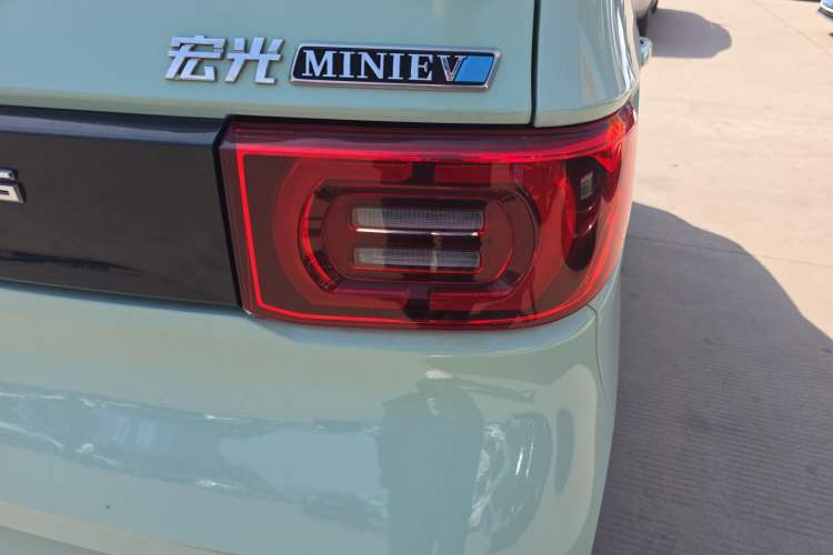 Used Wuling Hongguang MINIEV 2022 Macaron Premium Model – Lithium Iron Phosphate Right Rear Taillight