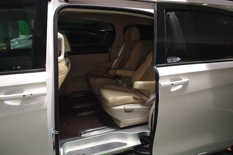 Used Buick GL8 2023 ES Lu Zun Comfort Model
