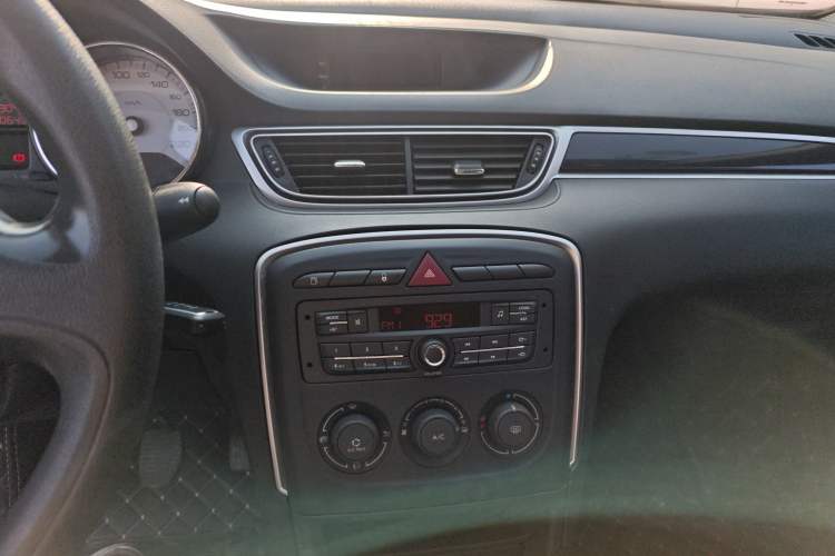 Used Peugeot 308 2014 Enjoy Edition Classic 1.6L Manual YouShang Model
