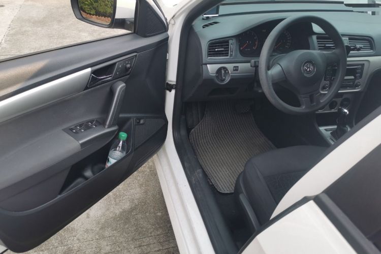 Used Volkswagen Lavida 2013 Revised Classic 1.6L Automatic Fashion Edition