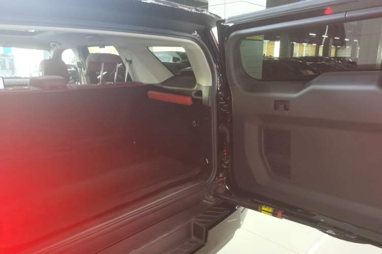 Used Tank 400 New Energy 2024 Hi4-T Off-Road Edition Trunk