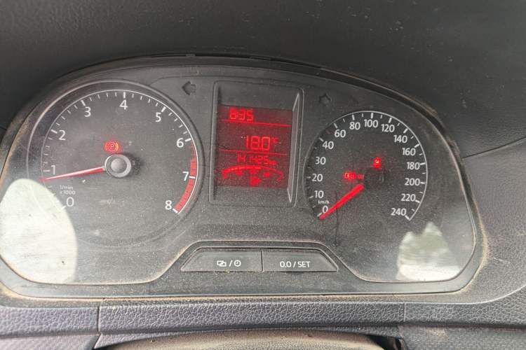 Used Volkswagen Jetta 2015 Value Edition 1.6L Manual Fashionable Style Odometer Close Up