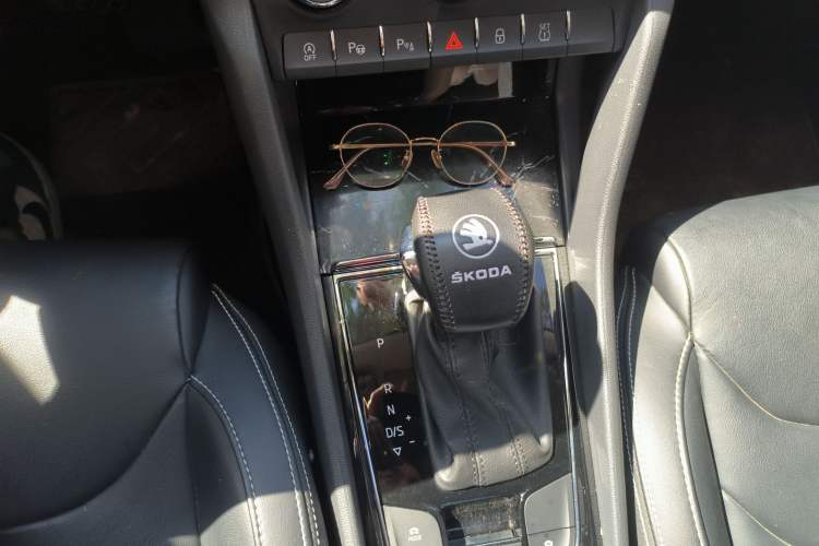 Used Skoda Kodiaq 2019 Facelifted TSI330 7-Seater Two-Wheel-Drive Luxury Enjoyment Edition China VI Standard