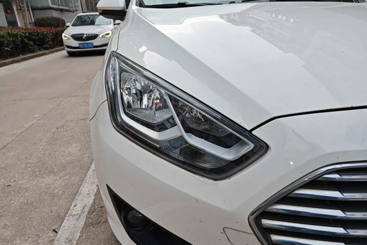 Used Ford Escort 2015 1.5L Manual Comfort Model
