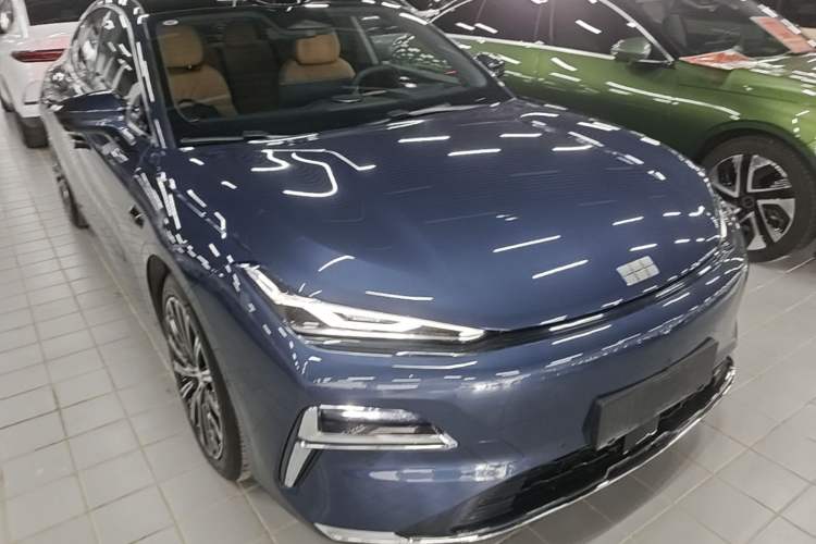 Used Geely Galaxy 8 2025 130km EM-P Starship Edition