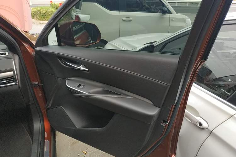 Used Cadillac XT4 2021 28T Two-Wheel Drive Leading Version
