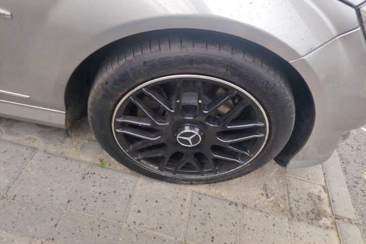 Used Mercedes-Benz C-Class 2013 C 260 Fashion Edition Grand Edition Right Front Wheel Hub