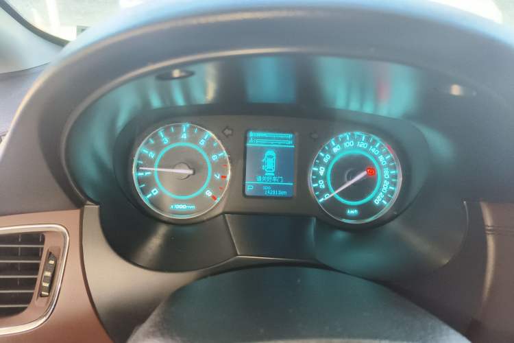 Used JAC Refine M5 2016 2.0T Gasoline Automatic Business Edition