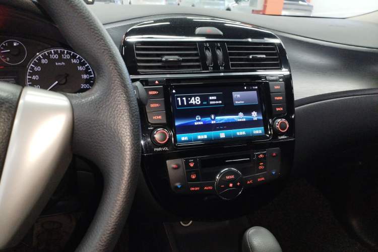 Used Nissan Tiida 2014 1.6L CVT Smart Model Audio And AC Panel