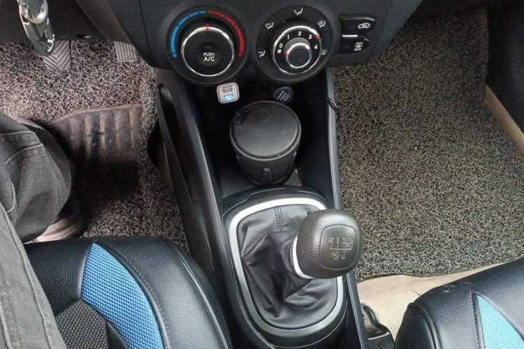 Used Kia K2 2012 Sedan 1.4L MT GLS Commemorative Edition