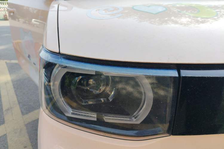 Used Wuling Hongguang MINIEV 2022 Macaron Premium Model – Lithium Iron Phosphate Right Front Headlight